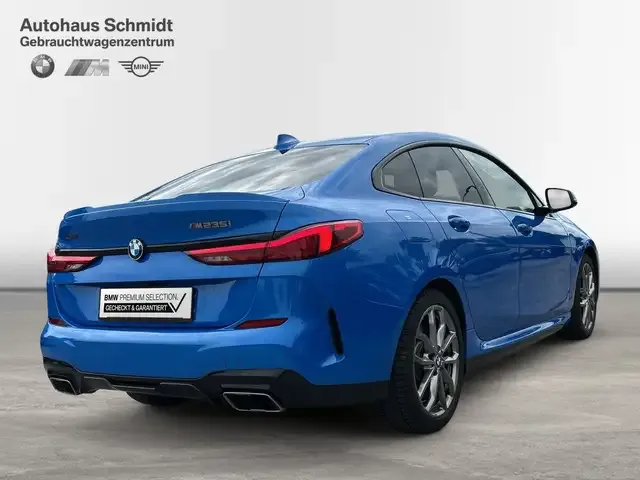 BMW 235