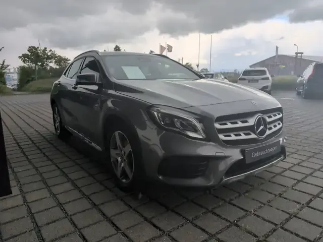Mercedes-Benz GLA 180