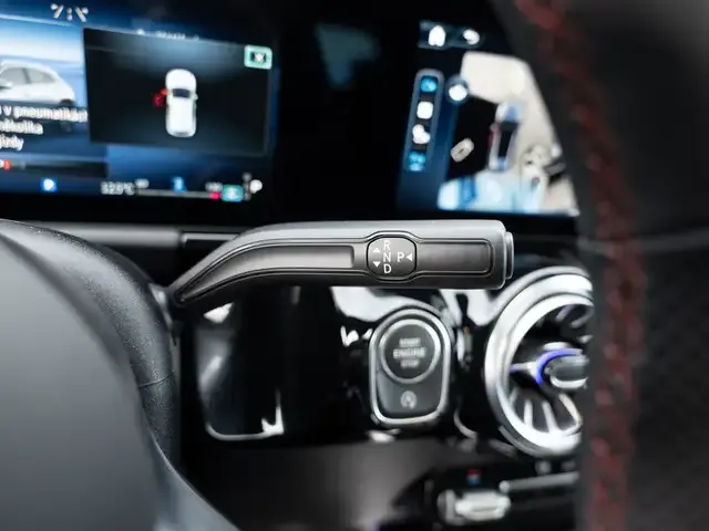 Mercedes-Benz GLA 220