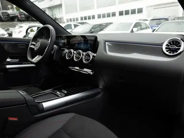 Mercedes-Benz GLA 220