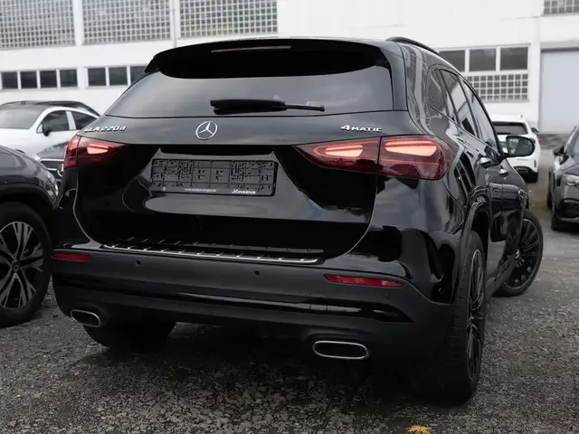 Mercedes-Benz GLA 220