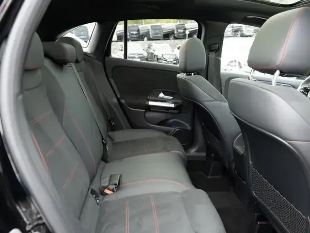 Mercedes-Benz GLA 220