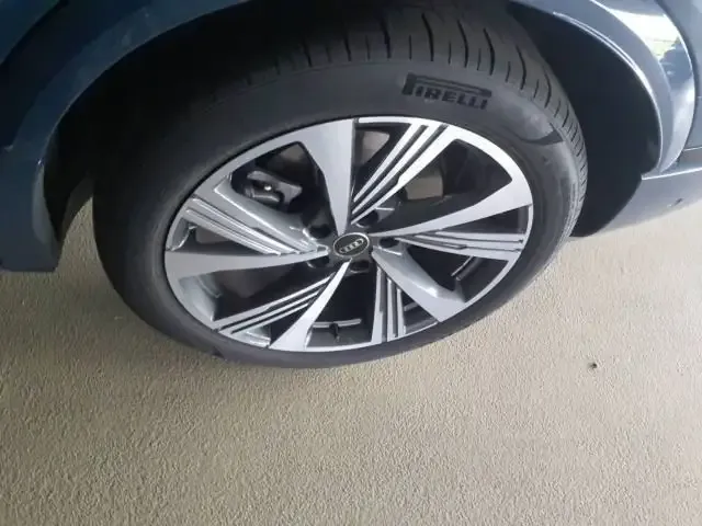 Audi Q6
