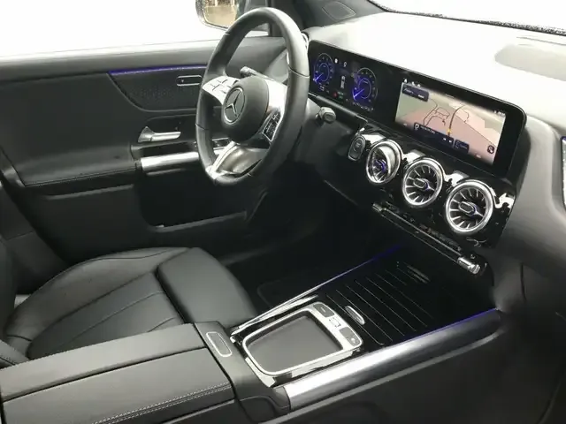 Mercedes-Benz EQA 300