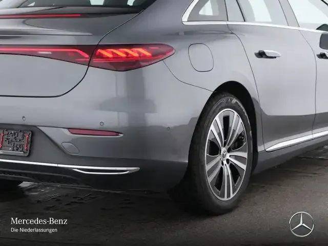 Mercedes-Benz EQE 300