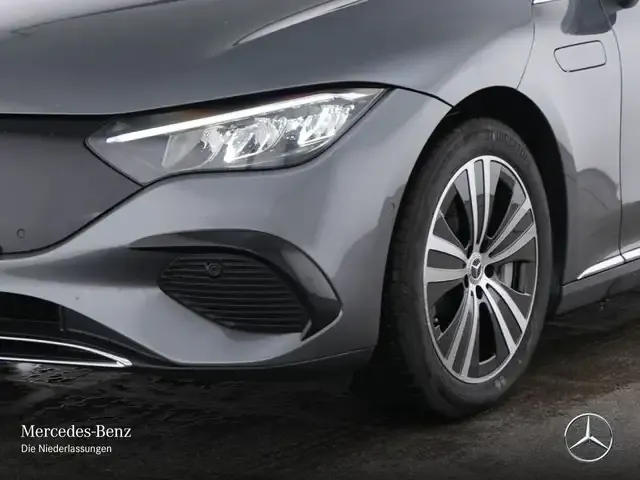 Mercedes-Benz EQE 300