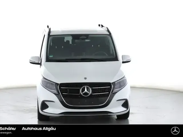 Mercedes-Benz V 220