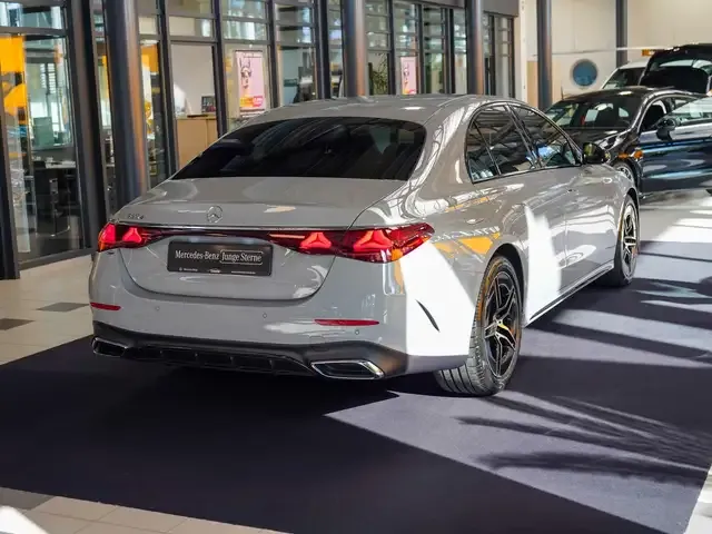 Mercedes-Benz E 220