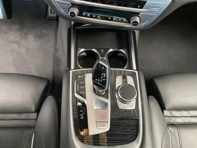 BMW 740