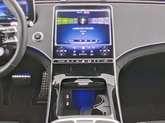 Mercedes-Benz EQE 43