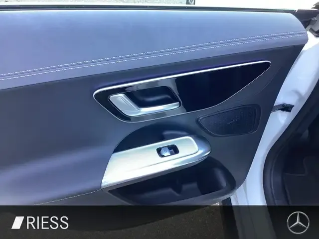 Mercedes-Benz EQE 300