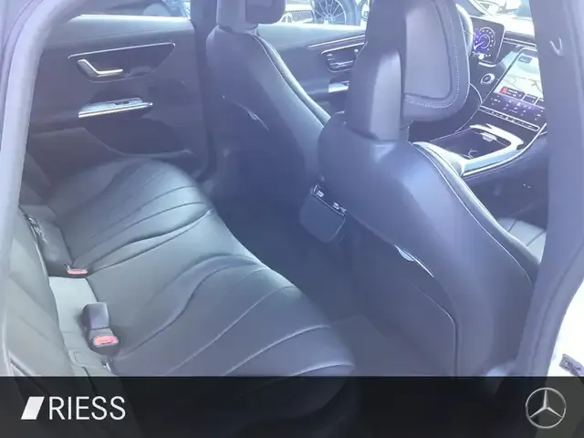 Mercedes-Benz EQE 300