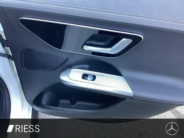 Mercedes-Benz EQE 300