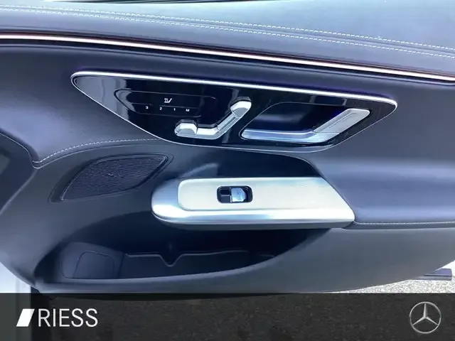 Mercedes-Benz EQE 300