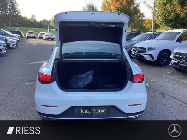 Mercedes-Benz EQE 300