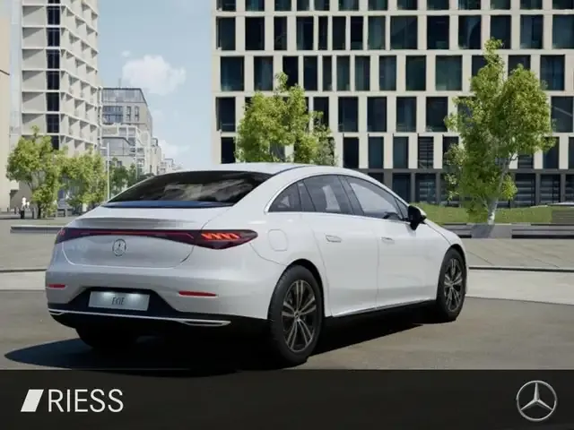 Mercedes-Benz EQE 300