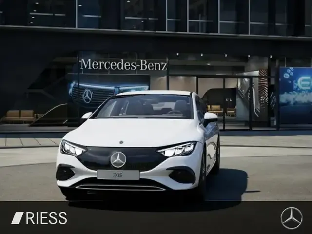 Mercedes-Benz EQE 300