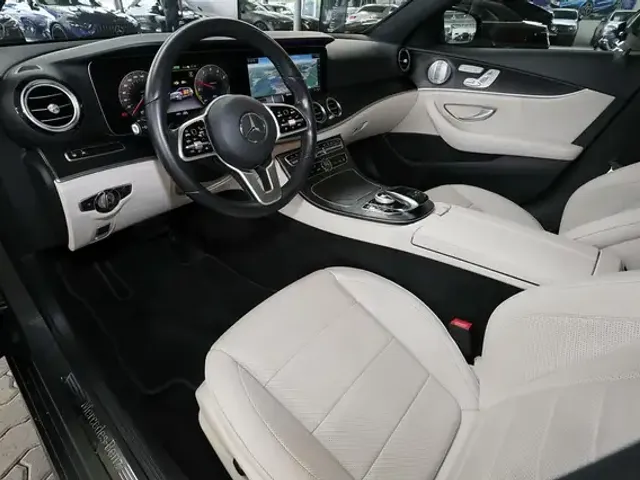 Mercedes-Benz E 300