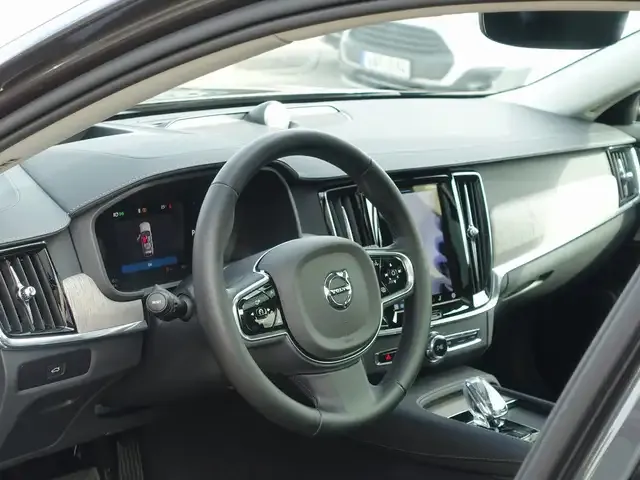 Volvo V90 Cross Country