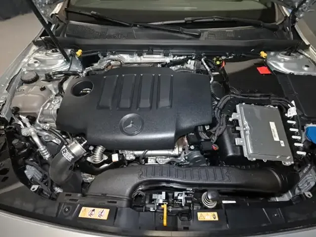 Mercedes-Benz CLA 200