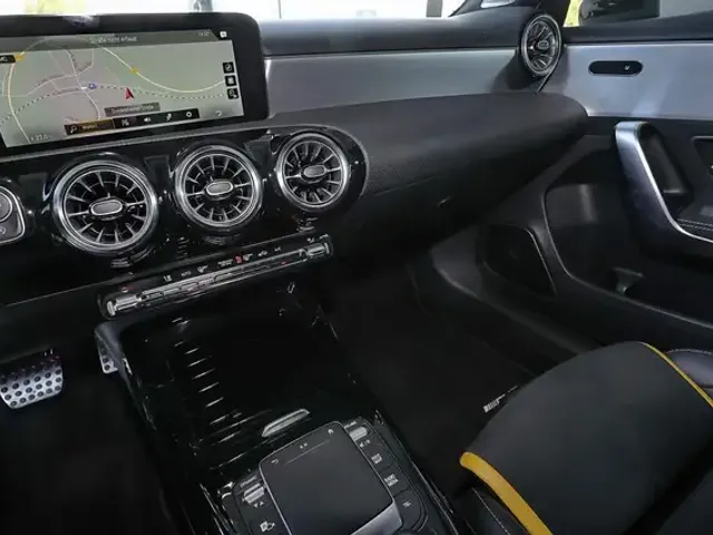 Mercedes-Benz A 45 AMG
