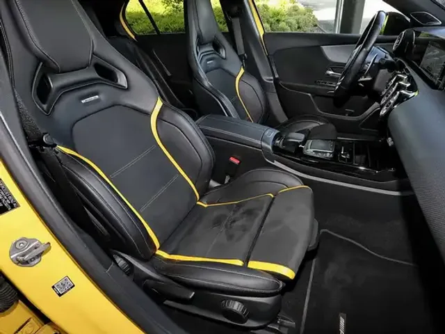 Mercedes-Benz A 45 AMG