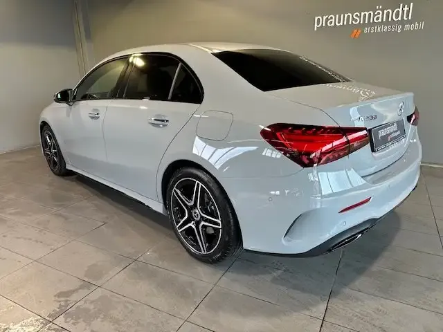 Mercedes-Benz A 200