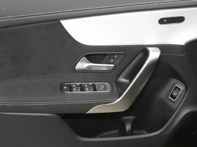 Mercedes-Benz CLA 220