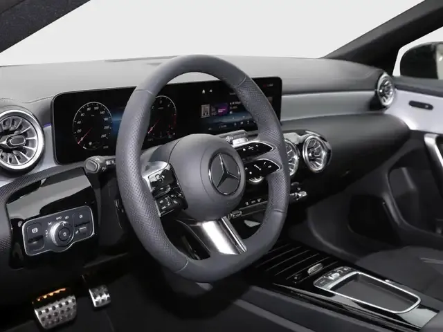 Mercedes-Benz CLA 220