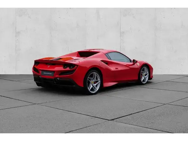 Ferrari F8 Spider
