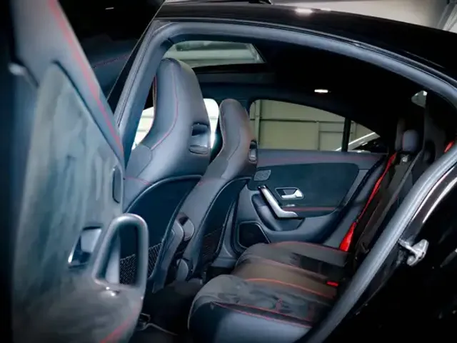 Mercedes-Benz CLA 45 AMG