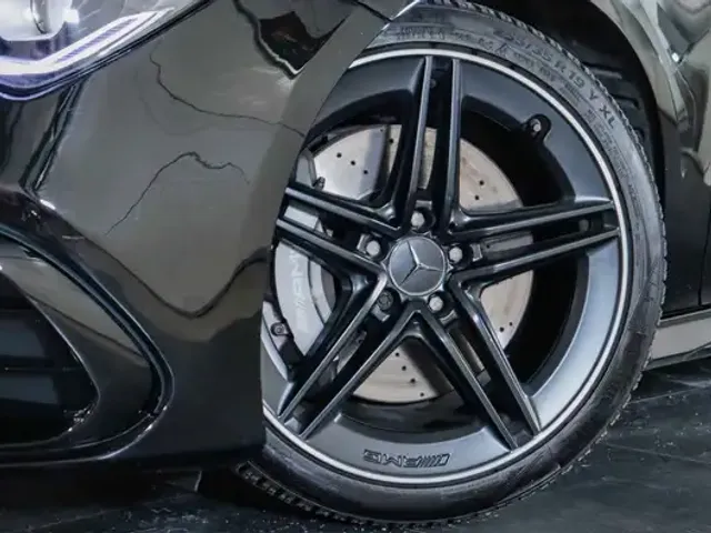 Mercedes-Benz CLA 45 AMG