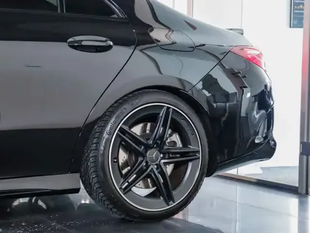 Mercedes-Benz CLA 45 AMG