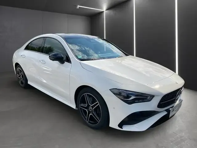 Mercedes-Benz CLA 200