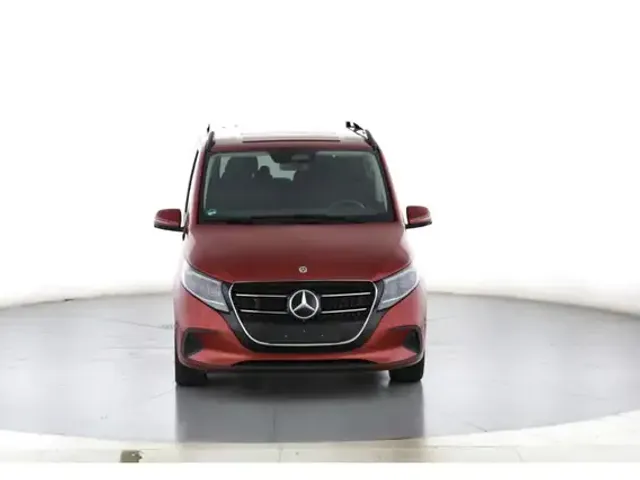 Mercedes-Benz V 220