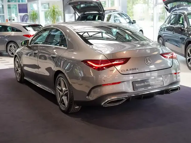 Mercedes-Benz CLA 200