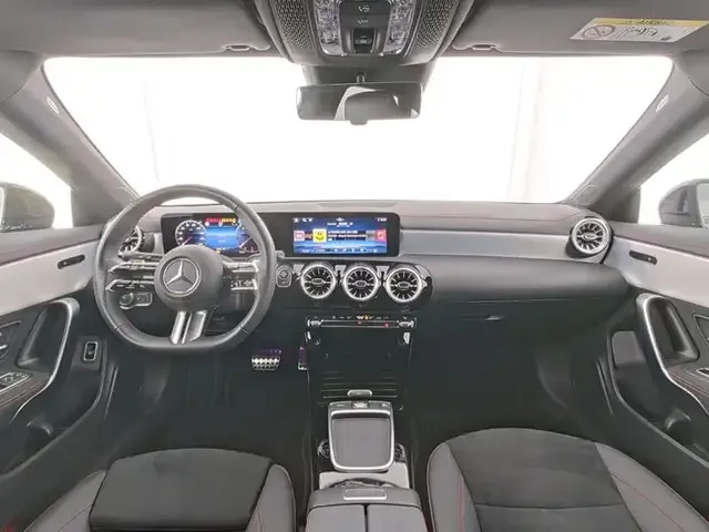 Mercedes-Benz CLA 200