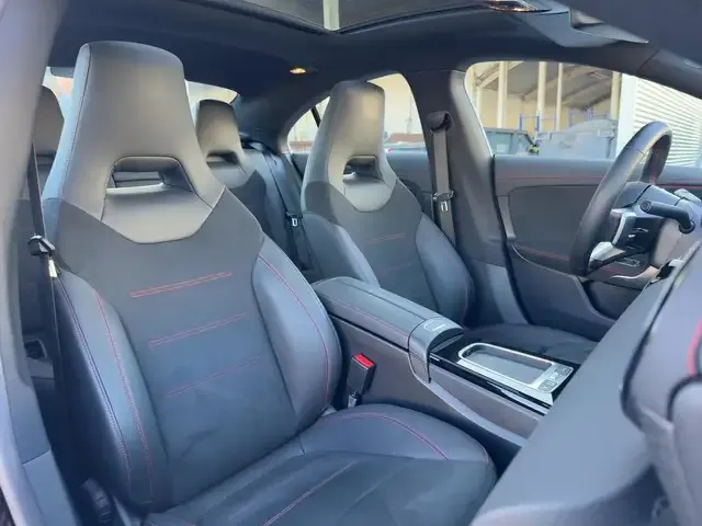 Mercedes-Benz CLA 180