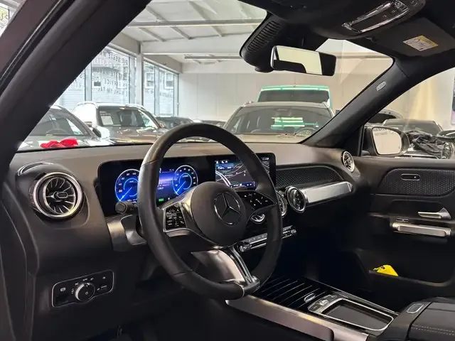 Mercedes-Benz EQB 350