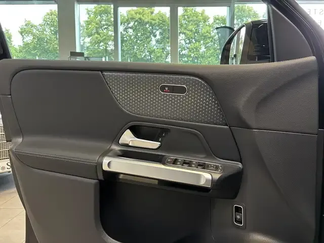 Mercedes-Benz EQB 350