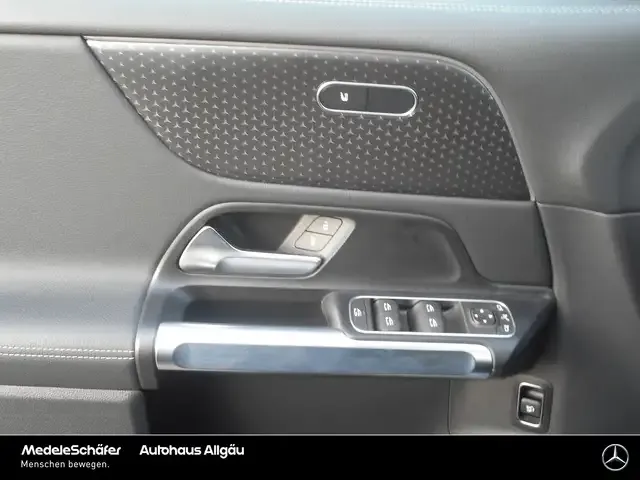 Mercedes-Benz EQB 300