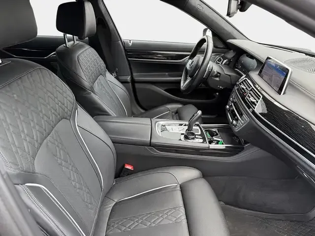 BMW 740