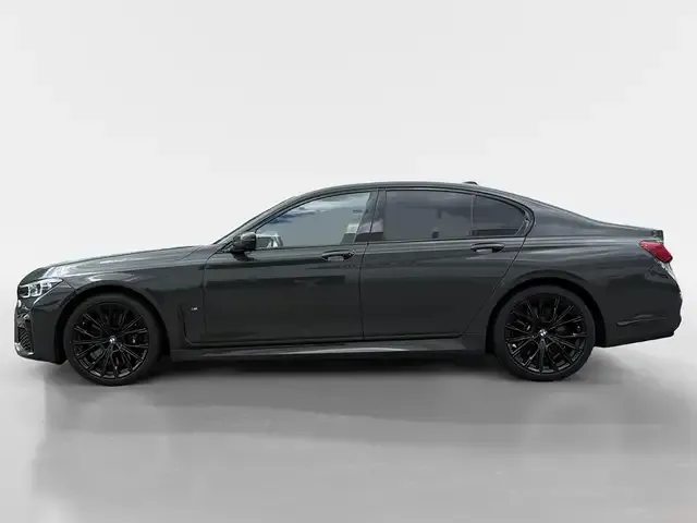 BMW 740
