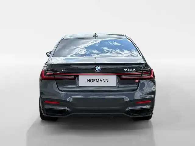 BMW 740