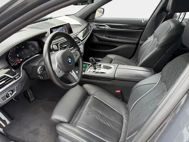 BMW 740