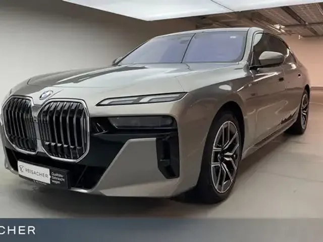 BMW 740