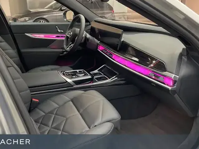 BMW 740