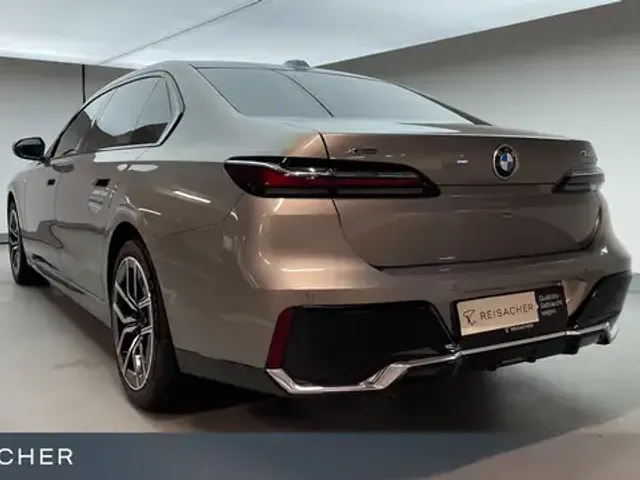 BMW 740