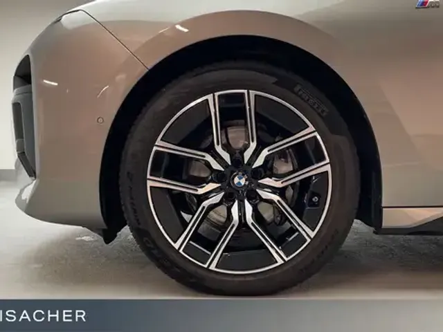 BMW 740