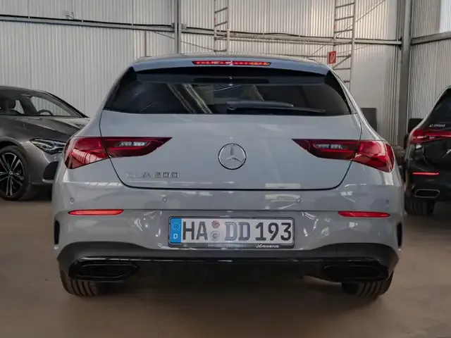 Mercedes-Benz CLA 200